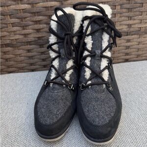 NWOT Sorel Sneakchic Alpine Waterproof Bootie Size 11